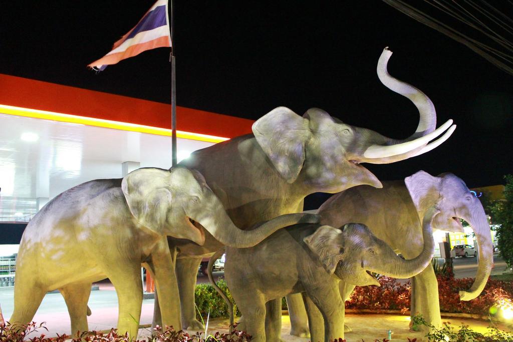 The Lephant Hotel Surat Thani Exterior foto